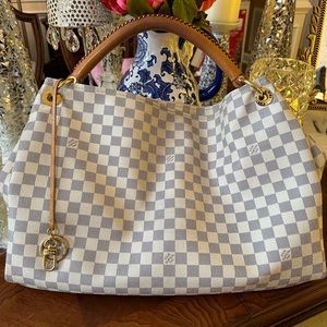 ❌NO OFFERS❌💯% Authentic Louis Vuitton Artsy GM